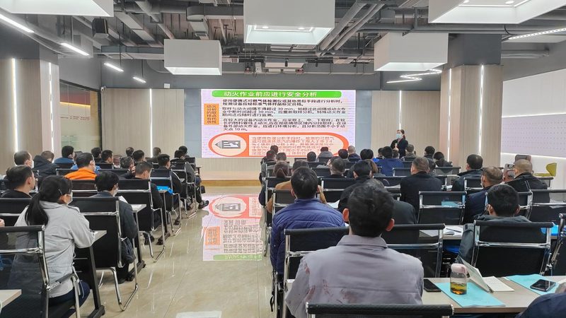 管理培训讲师：如何评估其参数与背景？**